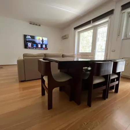 Acquedotti Contemporary Flat *