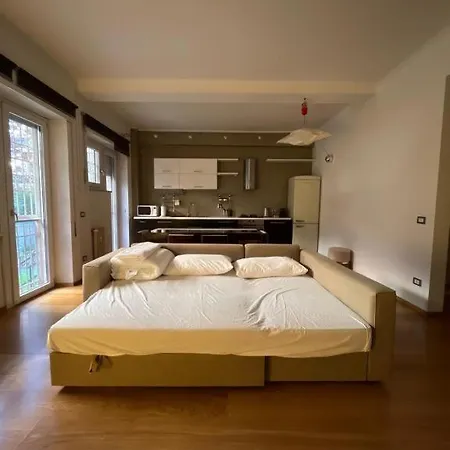 Acquedotti Contemporary Flat Apartment Rom