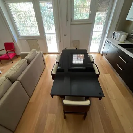 Acquedotti Contemporary Flat Apartment Rom