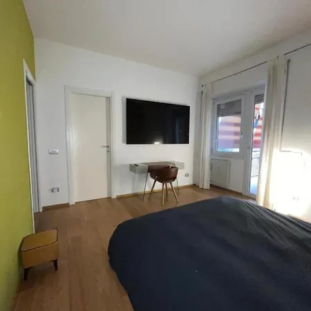 Apartment Acquedotti Contemporary Flat *