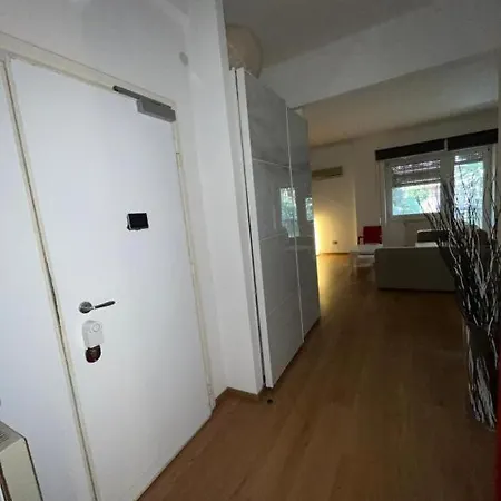 Apartment Acquedotti Contemporary Flat Rom