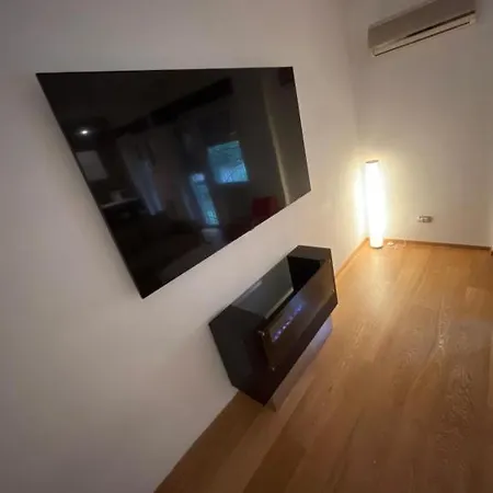 Acquedotti Contemporary Flat Apartment